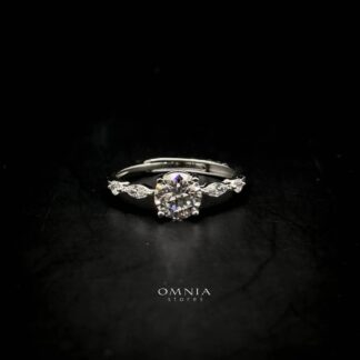 Omnia Arwan Silver Ring in 92.5 Silver with High Quality Moissanite