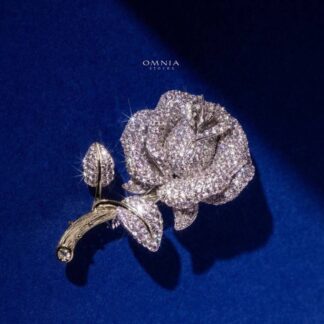 Omnia Bella Flower brooch in 92.5 Silver In High Quality Simulated diamonds