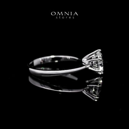 Omnia Hend White Ring in 925 Silver with High-Quality Simulated Diamonds - Image 2