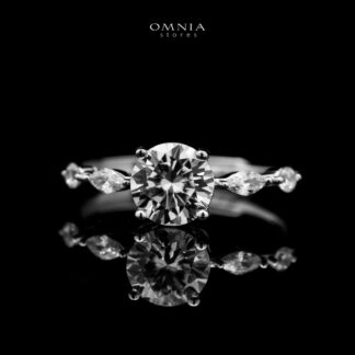 Omnia Arwan Silver Ring in 92.5 Silver with High Quality Moissanite