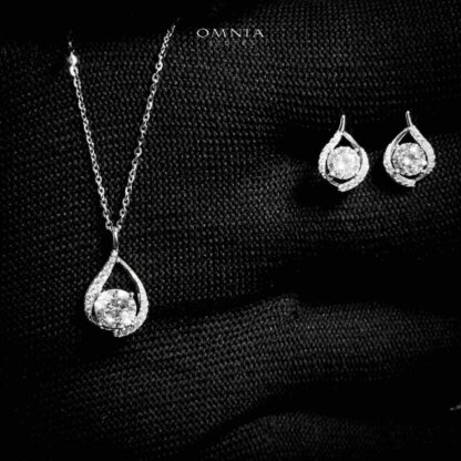 Omnia Jawza Silver Teardrop Necklace and Earrings Set in 925 Silver with High-Quality White Moissanite Stones