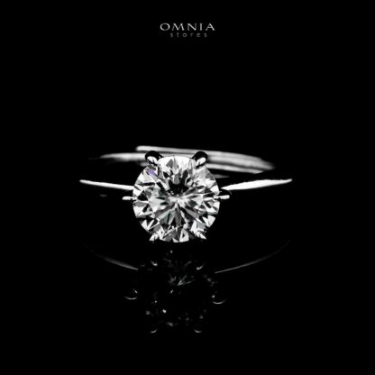 Omnia Areeba Silver Classic Ring in 925 Silver with High-Quality White Moissanite Stones