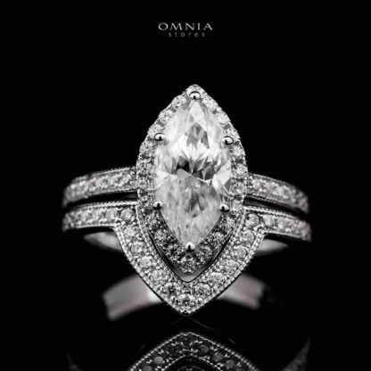 Omnia Azmira Royal Design Silver Ring 925 Silver in GRA Certified High Quality White Moissanite Stone