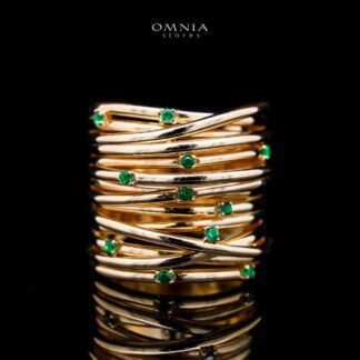 Omnia Dhuriyyah Golden Spiral Ring in 925 Silver with High-Quality Green Simulated Diamonds
