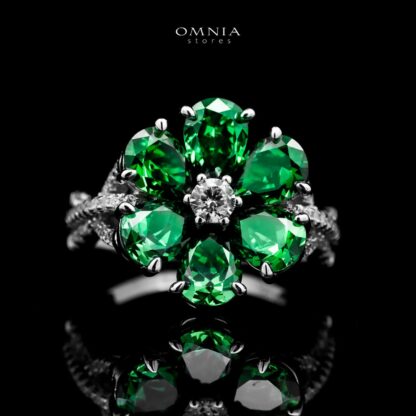 Omnia Chafia Silver 0.75 Carat Ring 925 Silver High Quality Green Simulated Diamond Stones