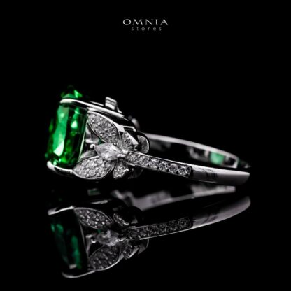 Omnia Maysun Ring In 925 Silver High Quality Green Simulated Diamonds - Image 2