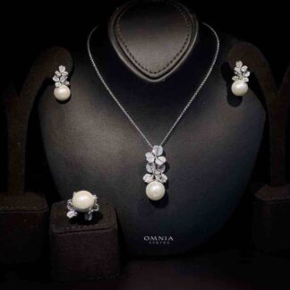 Omnia Sabina Tri-Clover Round Fresh Real Water Pearl Set in 92.5 Silver High Quality Simulated Diamond