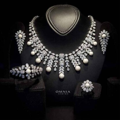 Omnia Dalimah White