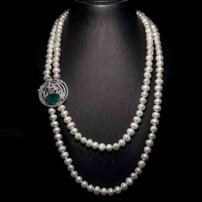 Omnia Hanan Bridal Pearl Necklace with Green Emerald Stone and High-Quality Simulated Diamonds