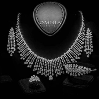 Omnia Elvina White