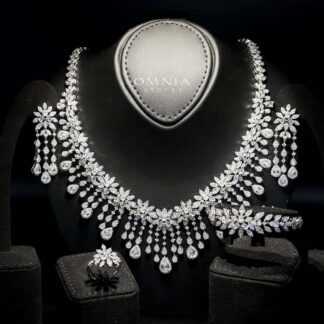Omnia Anoud White