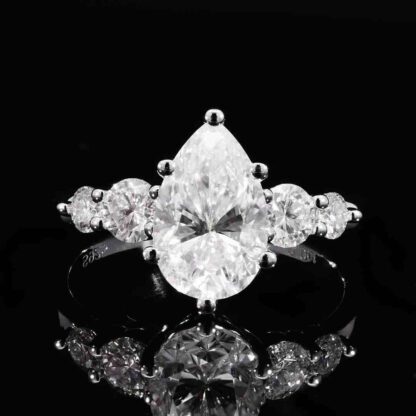 Omnia Hakima White Ring 92.5 Silver Certified in High Quality Moissanite Stone