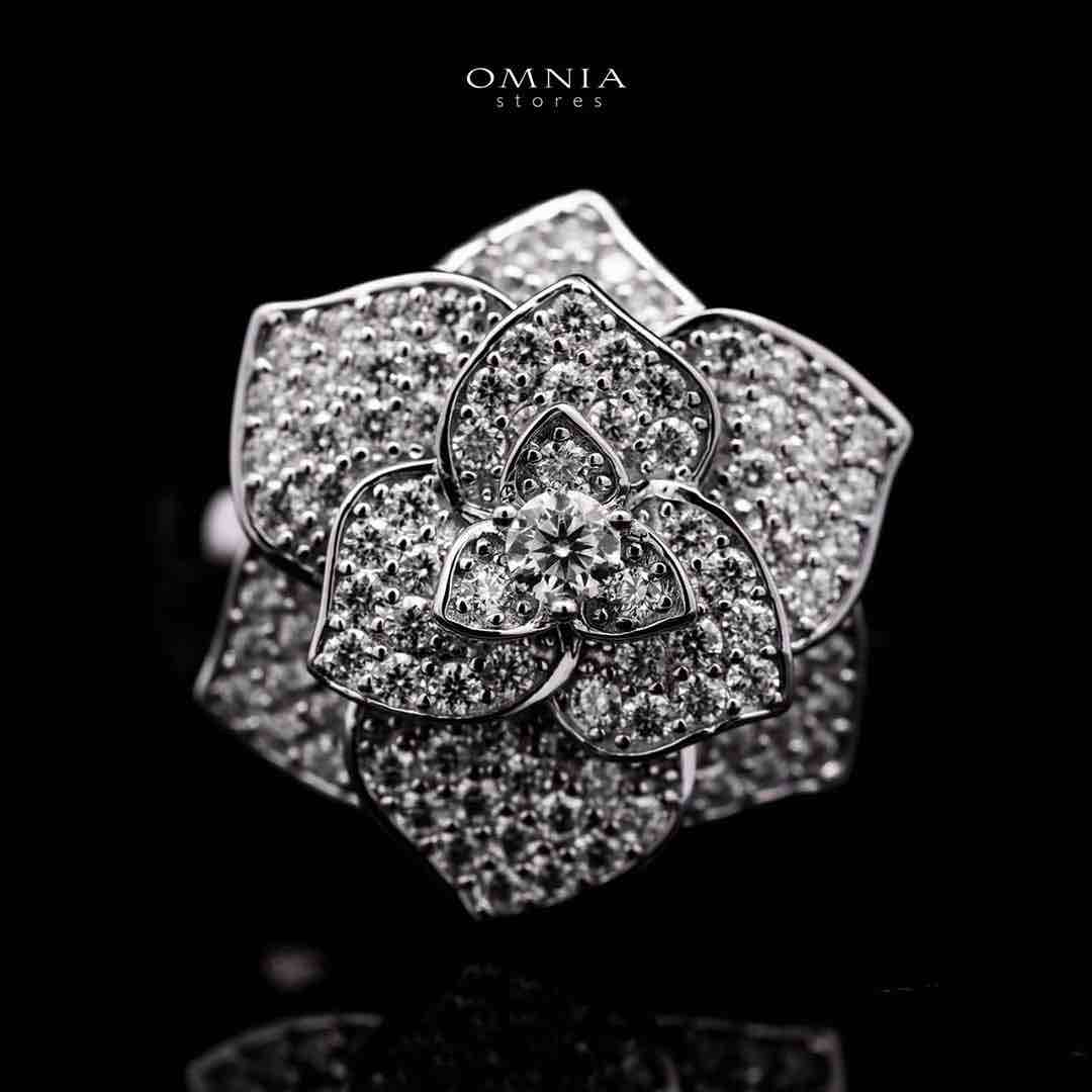 Solara Flower Design White Moissanite Stone Ring With GRA Certified High Quality in 925 Silver