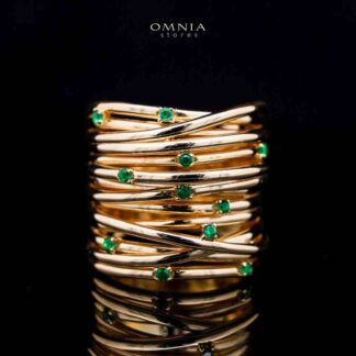 Omnia Dhuriyyah Golden Spiral Ring in 925 Silver with High-Quality Green Simulated Diamonds