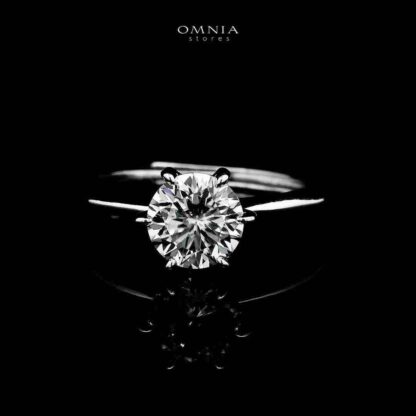 Omnia Areeba Silver Classic Ring in 925 Silver with High-Quality White Moissanite Stones