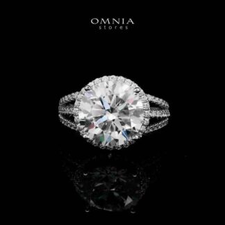 Omnia Fadwa White Ring 92.5 Silver Certified in High Quality Moissanite Stone