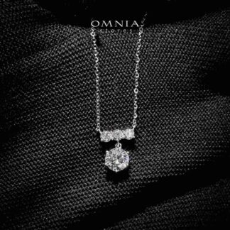 Omnia Hanna White Pendant necklace in 92.5 Silver with High-Quality Iced Cut Stones