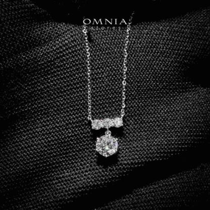 Omnia Hanna White Pendant necklace in 92.5 Silver with High-Quality Iced Cut Stones