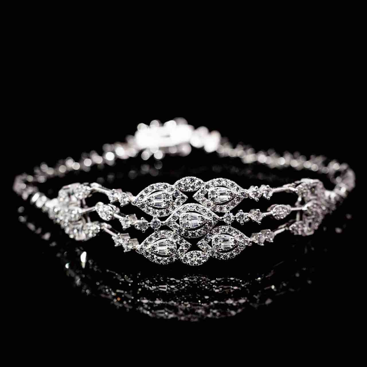 Omnia Hamida White Bridal Full Set in 925 Silver High Quality Simulated Diamonds - Image 3