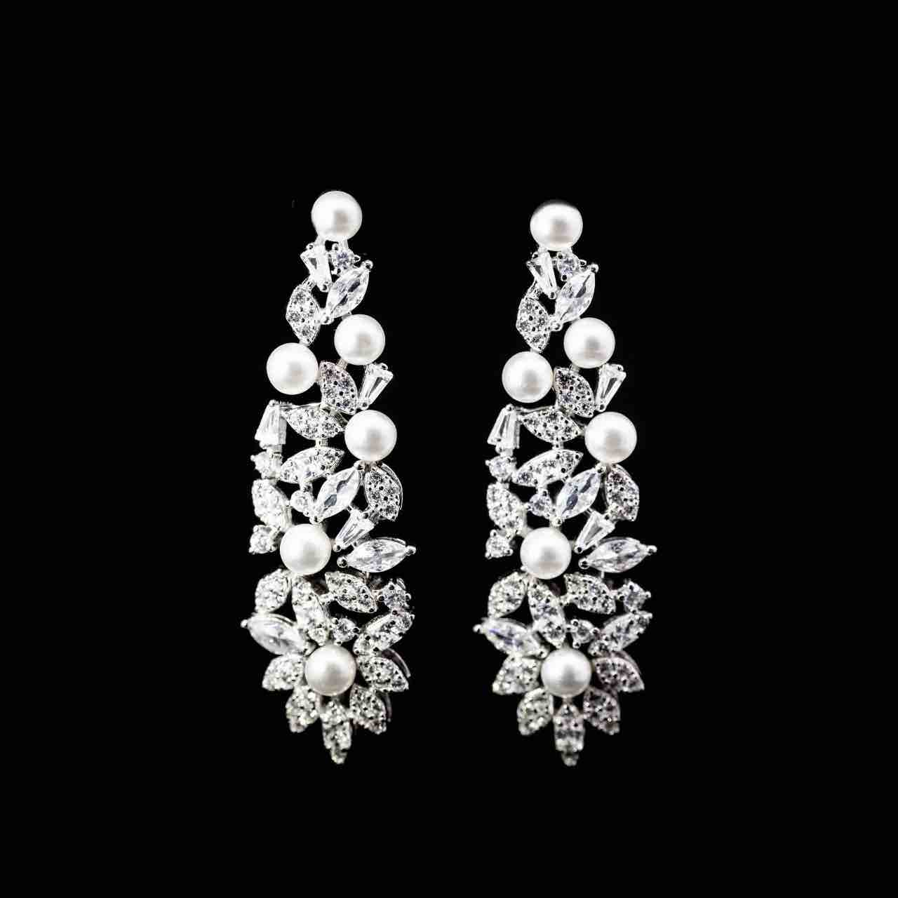 Omnia Fadwa White Bridal Full Set in 925 Silver High Quality Simulated Diamonds - Image 2