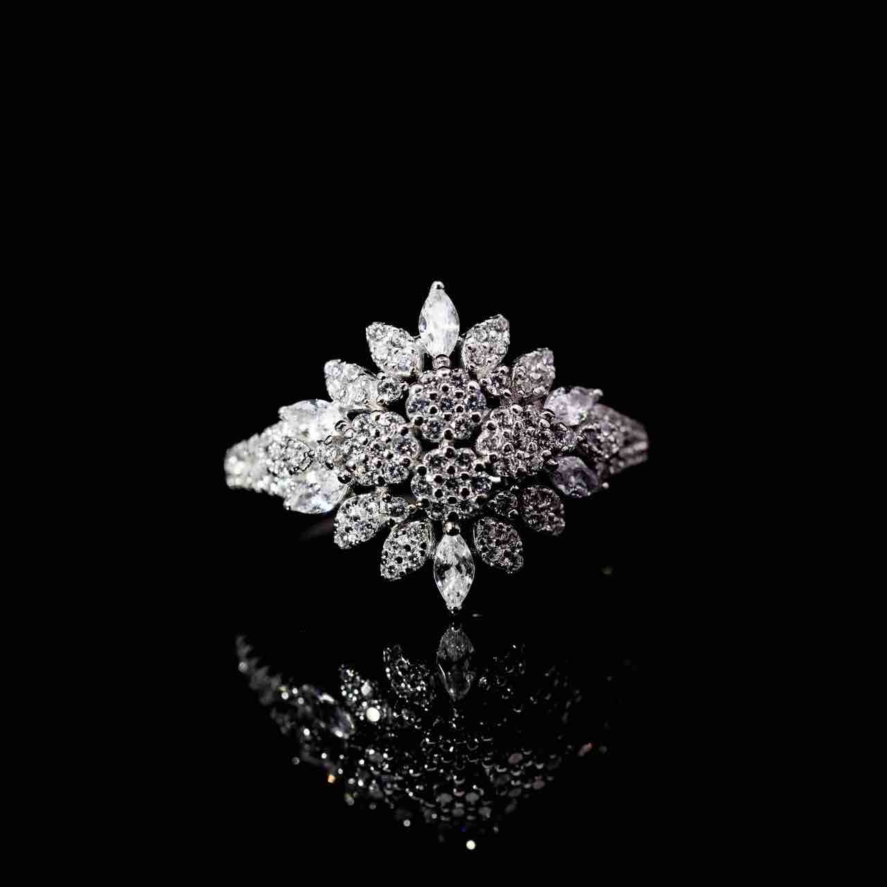 Omnia Naziha White Bridal Full Set in 925 Silver High Quality Simulated Diamonds - Image 5