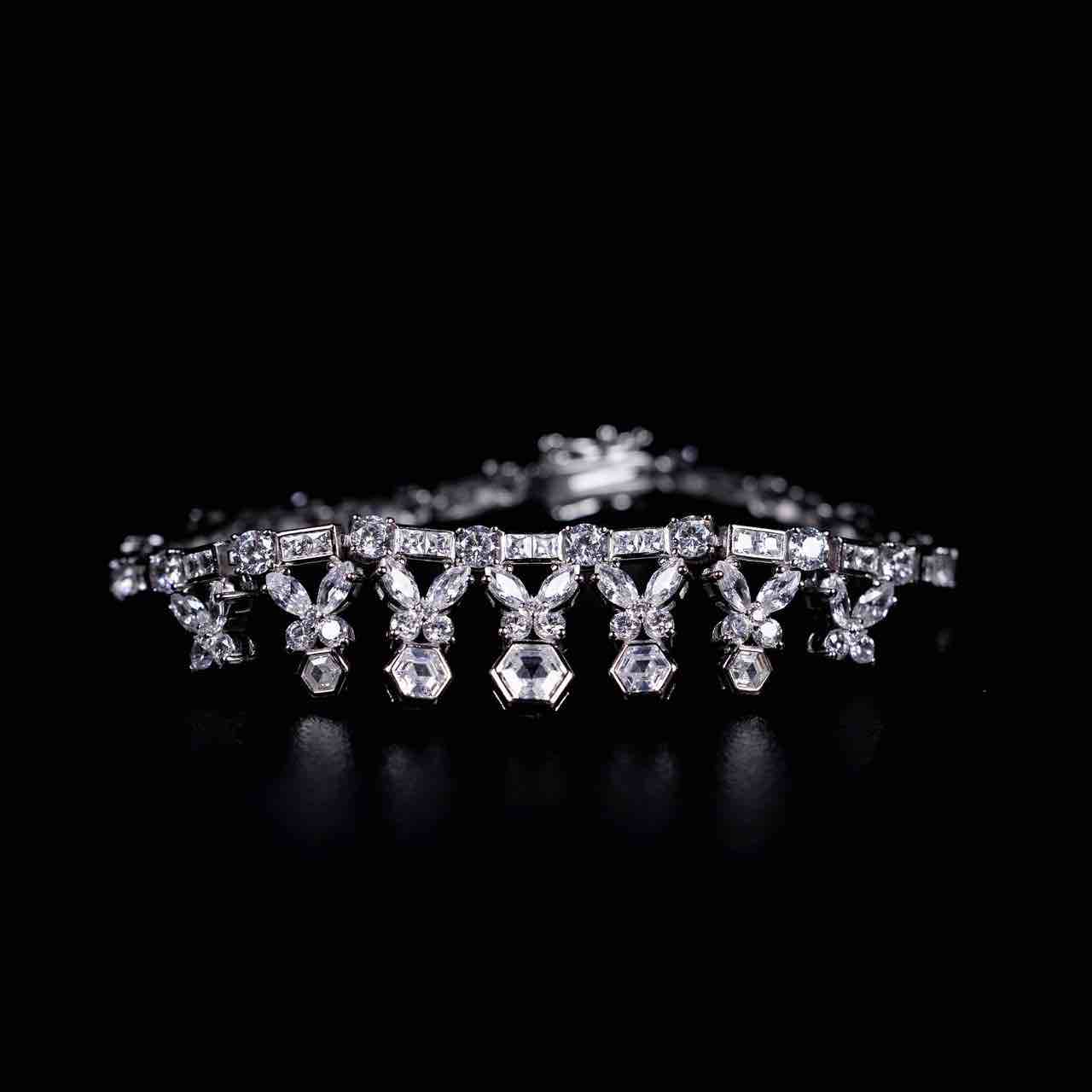 Omnia Nudhar White Bridal Full Set in 925 Silver High Quality Simulated Diamonds - Image 4