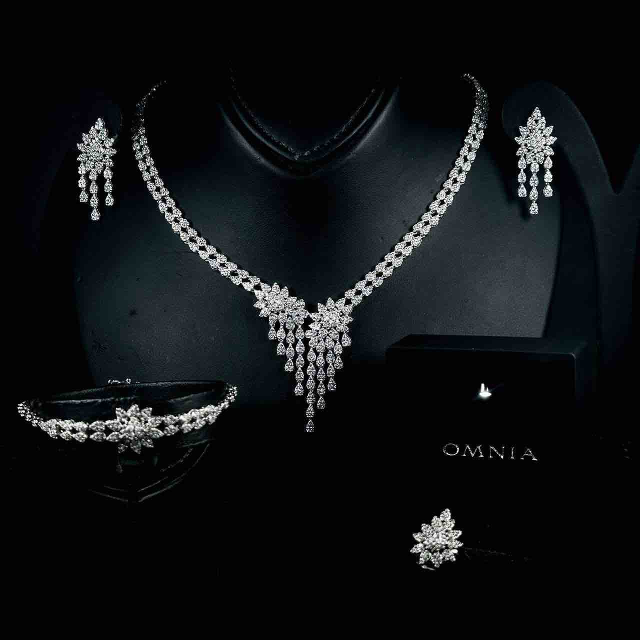 Omnia Nuha White Bridal Full Set in 925 Silver High Quality Simulated Diamonds