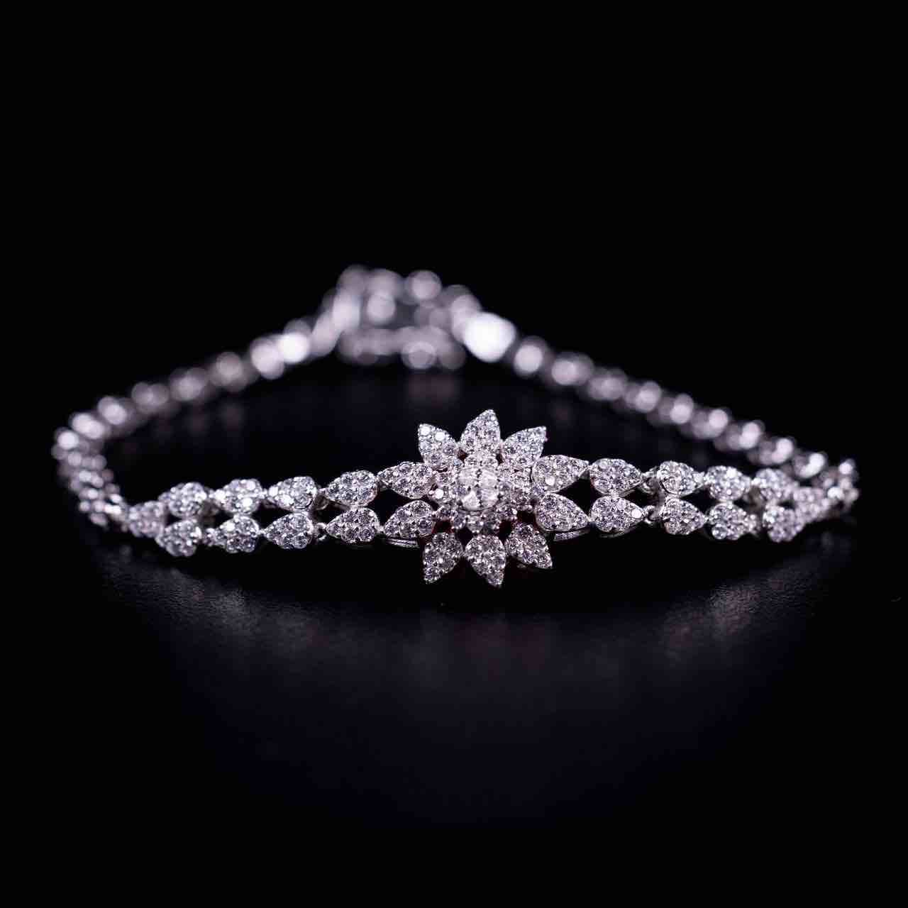 Omnia Nuha White Bridal Full Set in 925 Silver High Quality Simulated Diamonds - Image 4