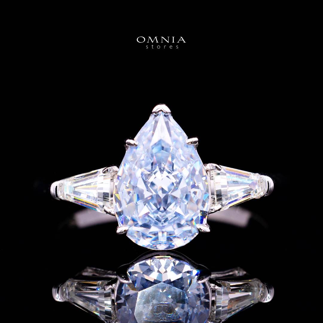 Omnia Jumanah Blue and White Silver Ring In 925 Silver High Quality Certified Lab Crafted Stones