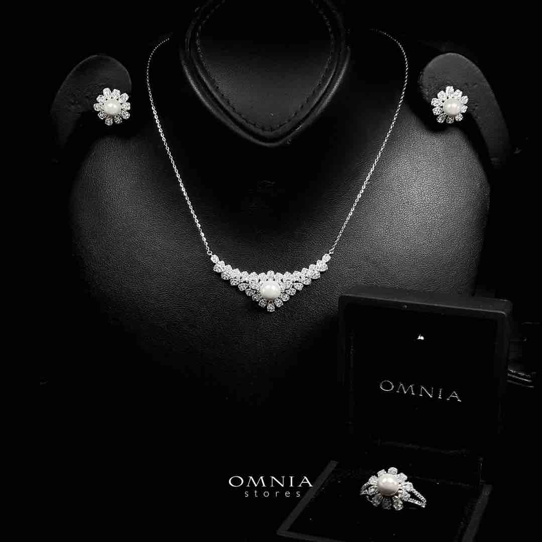 Omnia Nadwa White Necklace, Earrings and Ring Set in 925 Silver with High Quality Simulated Diamonds