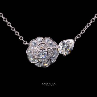 Omnia Aalyah White Floral Pendant Necklace With High Quality Certified Lab Crafted Stones In 925 Silver