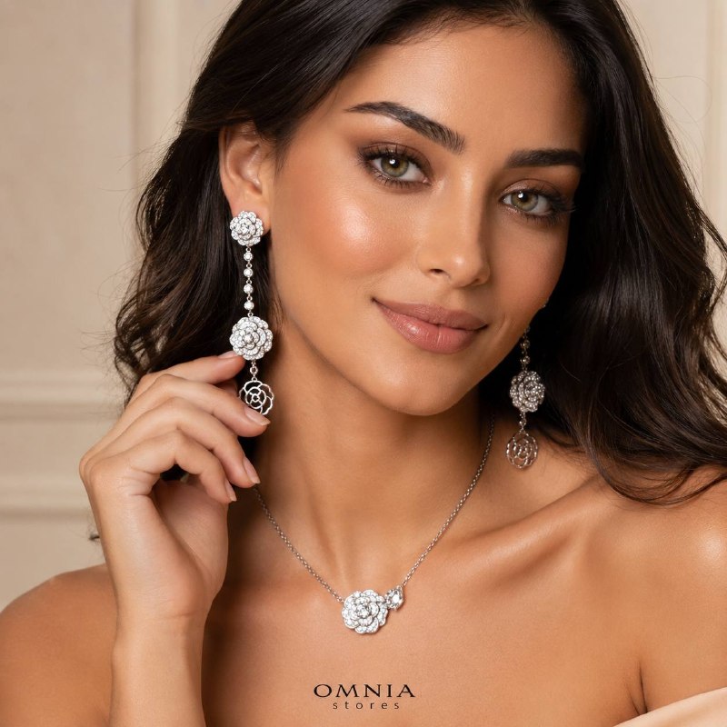 Omnia Aalyah White Floral Pendant Necklace With High Quality Certified Lab Crafted Stones In 925 Silver