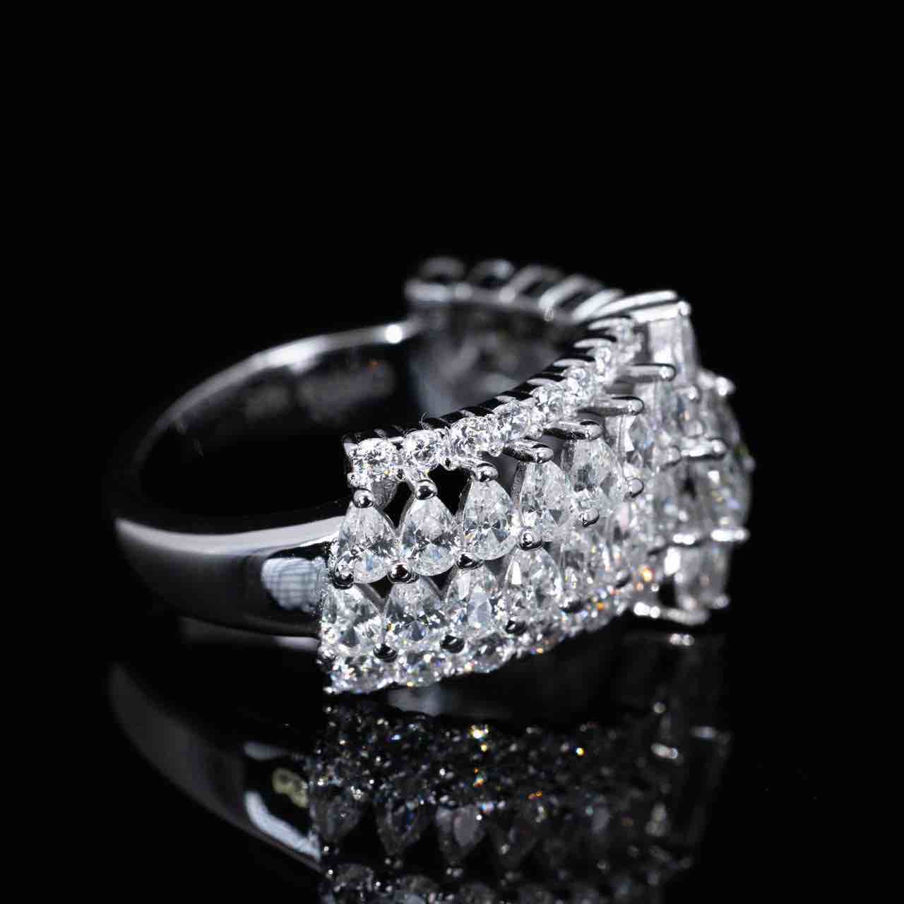 Omnia Rasha White Ring With High Quality Simulated Diamonds In 925 Silver - Image 3