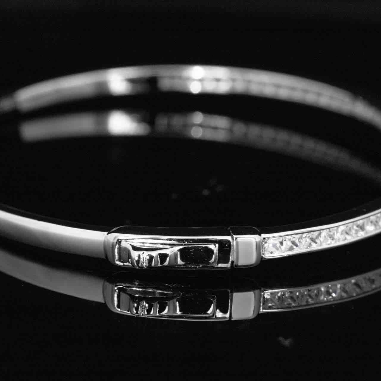 Omnia Faria White Bangle With High Quality Simulated Diamonds In 925 Silver - Image 2