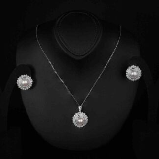 Yamama Flower Design Fresh Real Pearl Necklace and Clip Earrings Set in 925 Silver With High Quality Simulated Diamonds