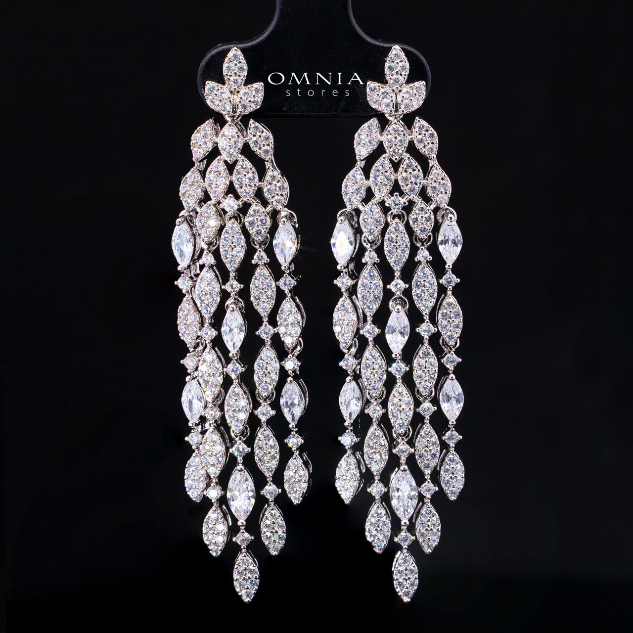 Cyra White Luxury Bridal Full Set with High-Quality Simulated Diamonds and Rhodium Plating - Image 4
