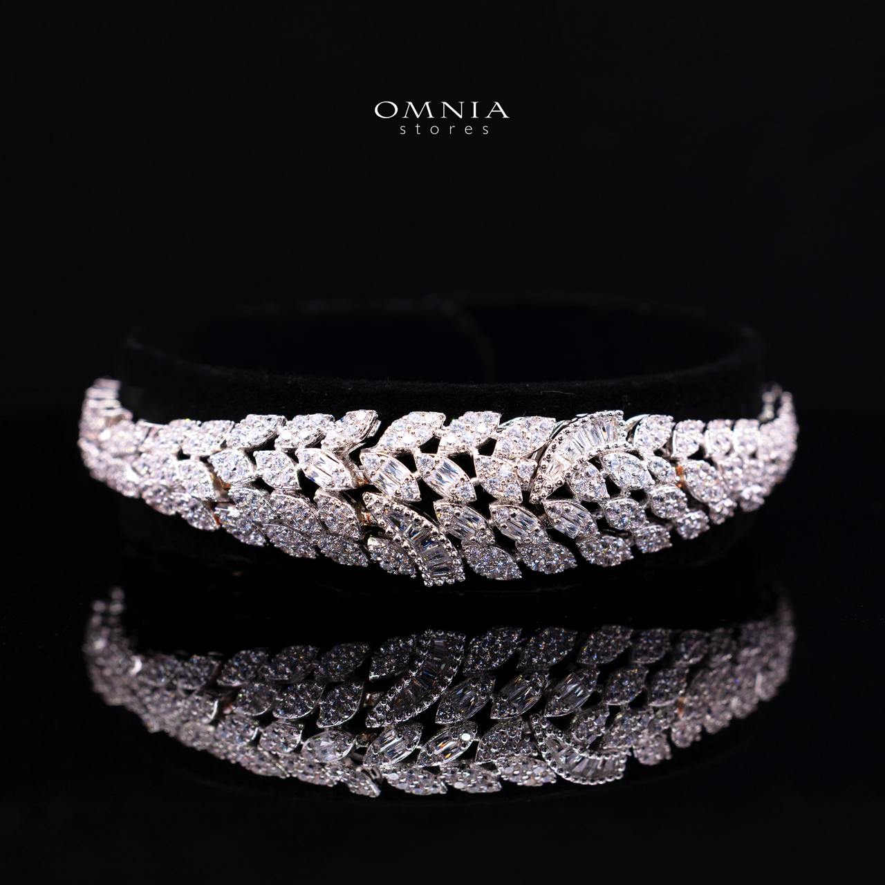 Suhayza White Luxury Bridal Full Set with High-Quality Simulated Diamonds and Rhodium Plating - Image 3