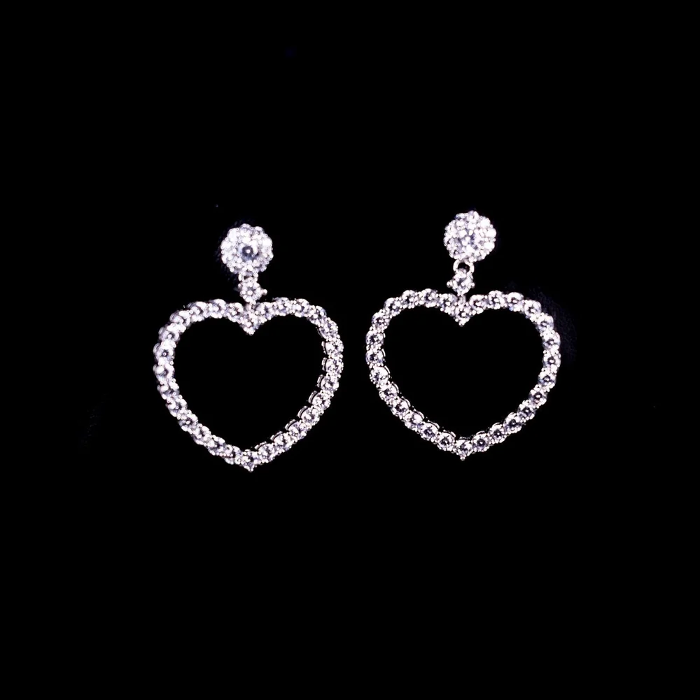 Omnia Raeda Heart Silver Drop Earrings In 925 Silver High Quality Lab Crafted Stones - Image 2