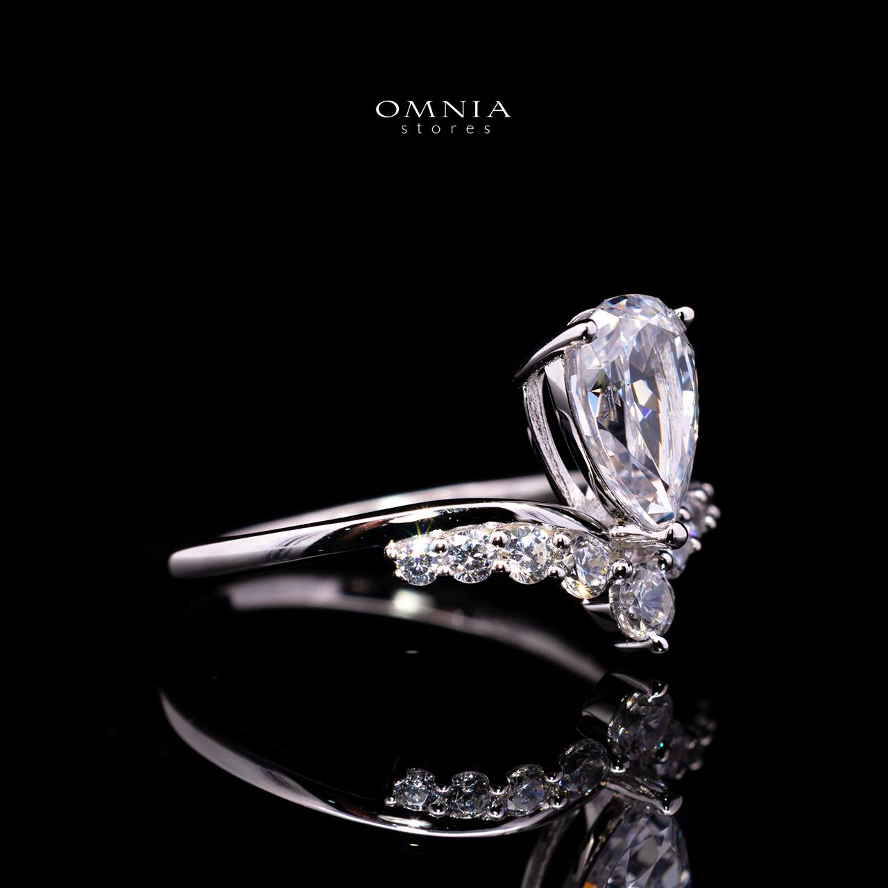 Antonella Ring with Certified Premium Simulated Diamonds in 925 Sterling Silver - Image 3